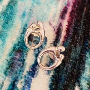 Kaynar $200 Vintage Sterling Silver 925 Mother & Child Classic Stud Earrings